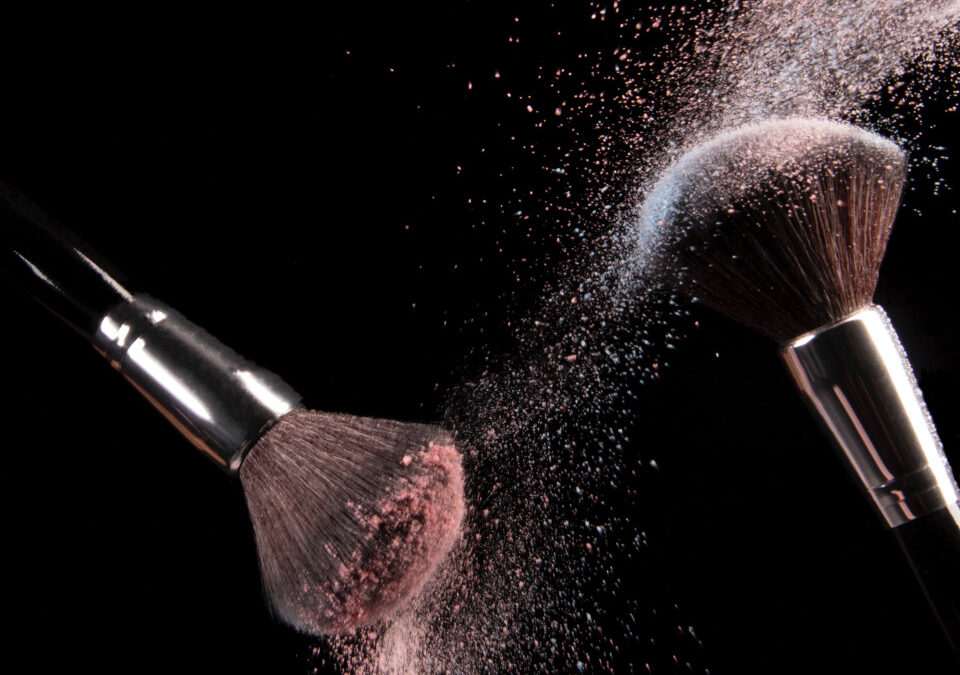 Use A Make-Up Brush To Apply Your Cosmetics